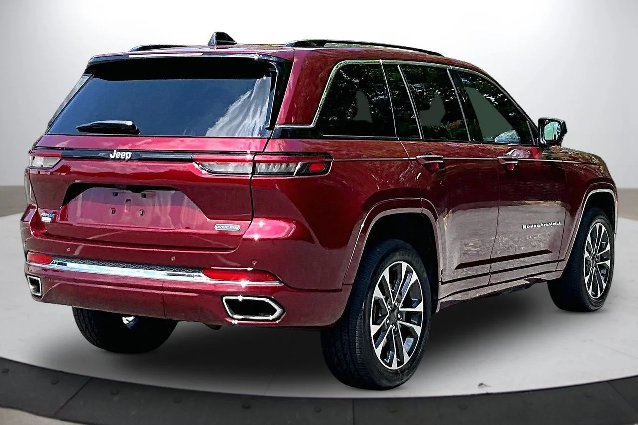 Used 2023 Red Jeep Overland 4xe image 8