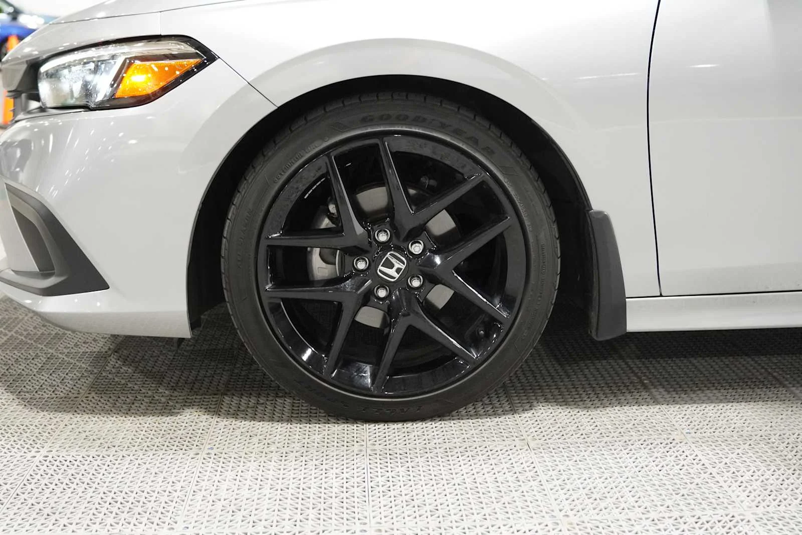 Used 2024 Lunar Silver Metallic Honda Sport image 8