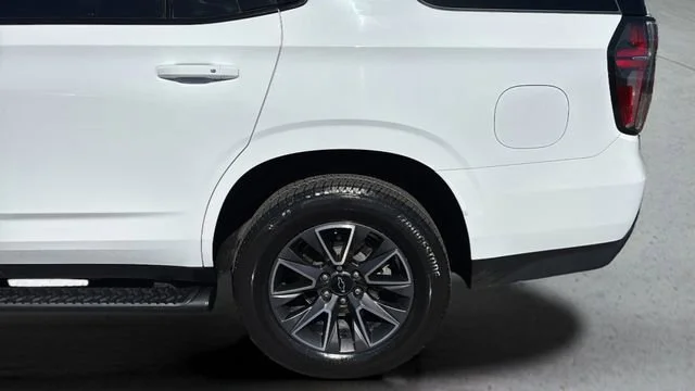 Used 2023 Summit White Chevrolet Z71 image 38