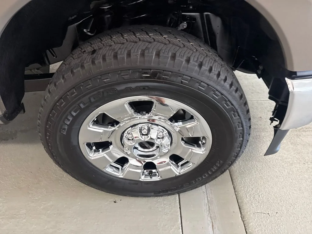 New 2026 Gray Ford Lariat image 5