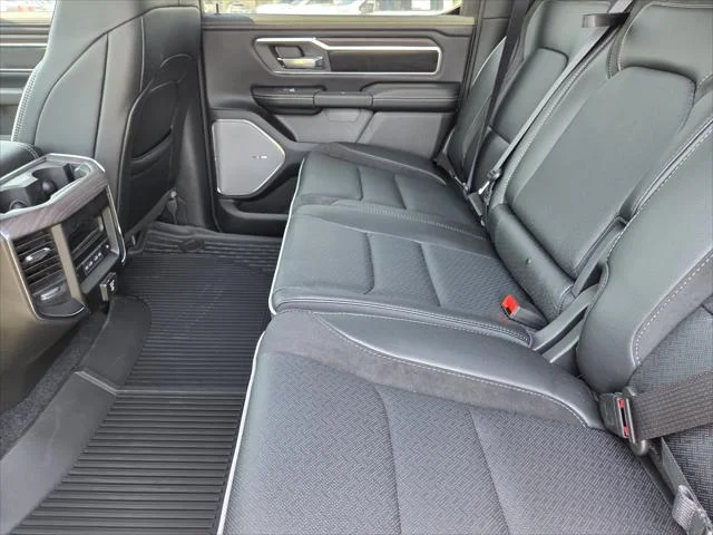 New 2026 Diamond Black Crystal Pearl-Coat Exterior Paint RAM LARAMIE image 23