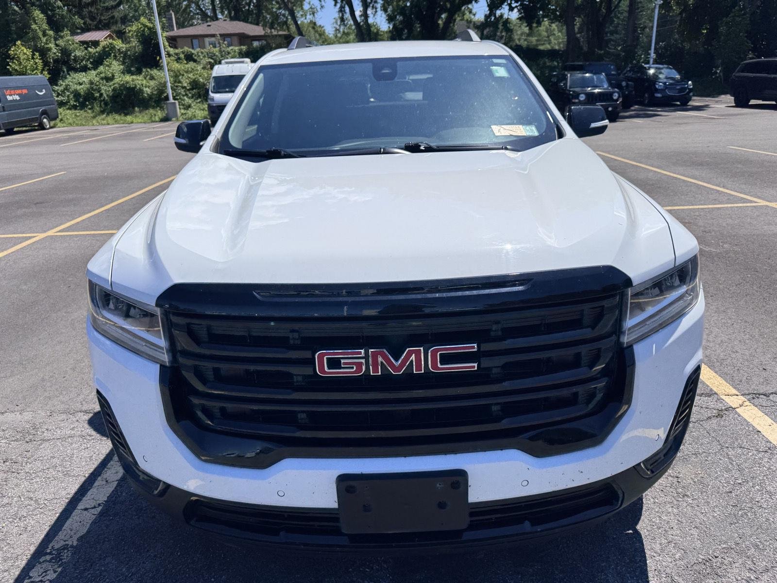 Used 2022 Summit White GMC SLE image 2
