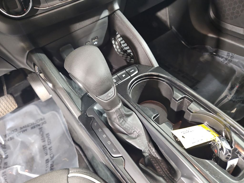 Used 2025 Green Chevrolet LS image 23