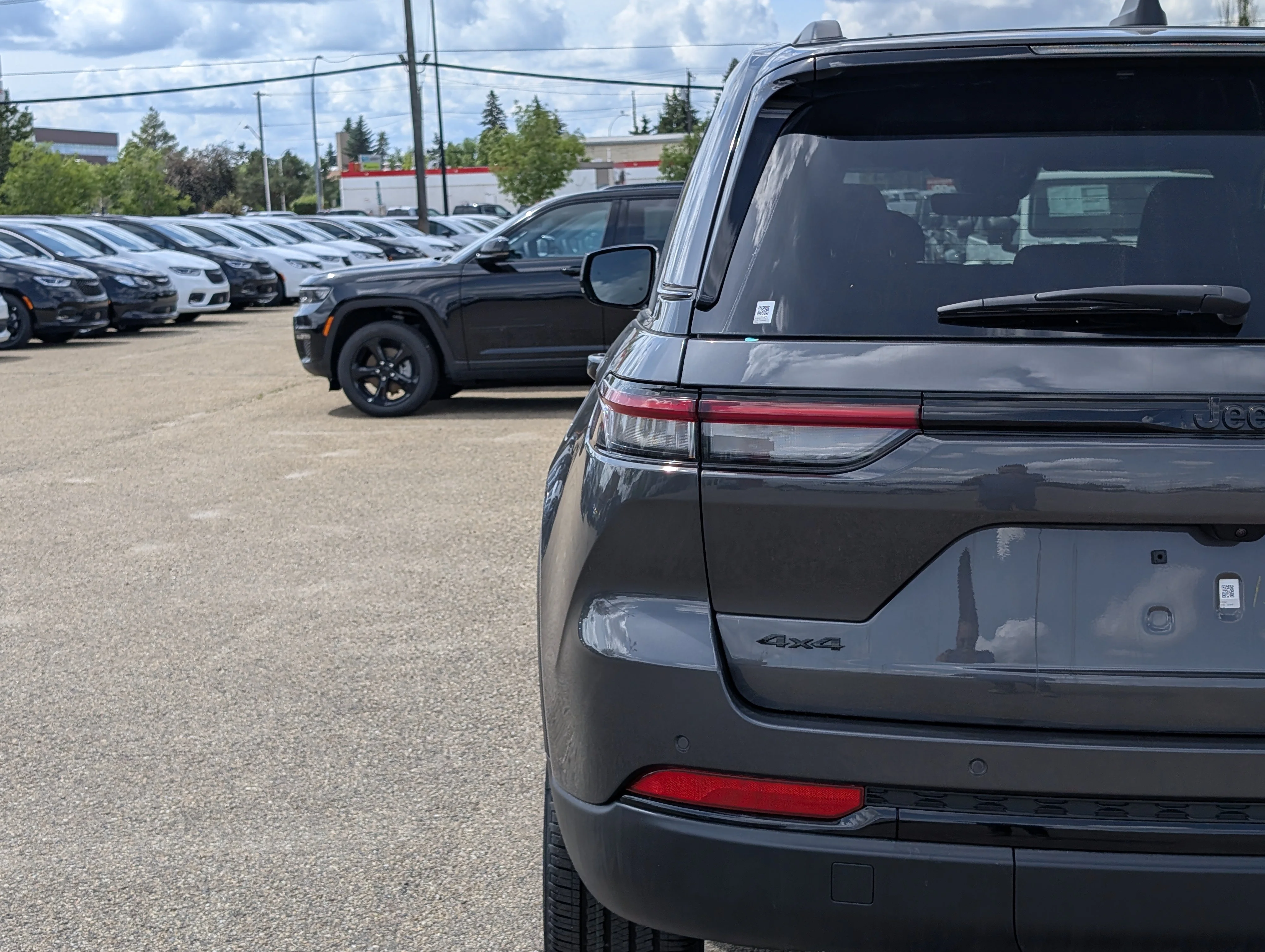 New 2025 Baltic Grey Metallic Jeep Altitude image 13