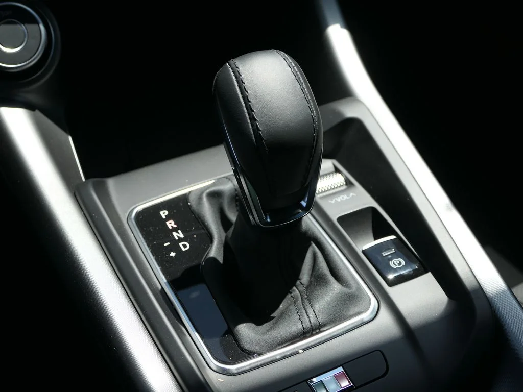 Used 2025 Black Alfa Romeo Base image 17