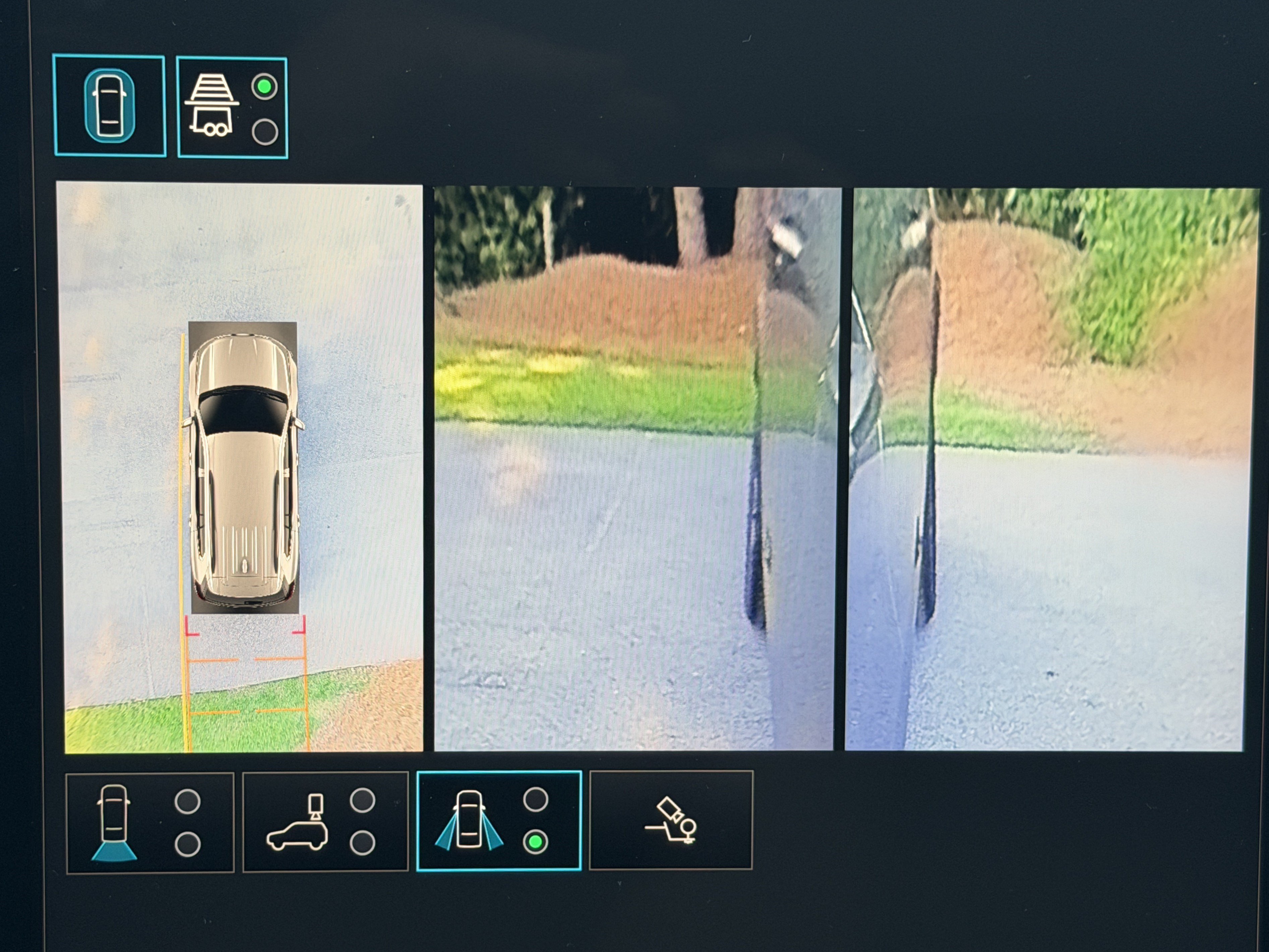 Used 2025 Sterling Metallic GMC AT4 image 14