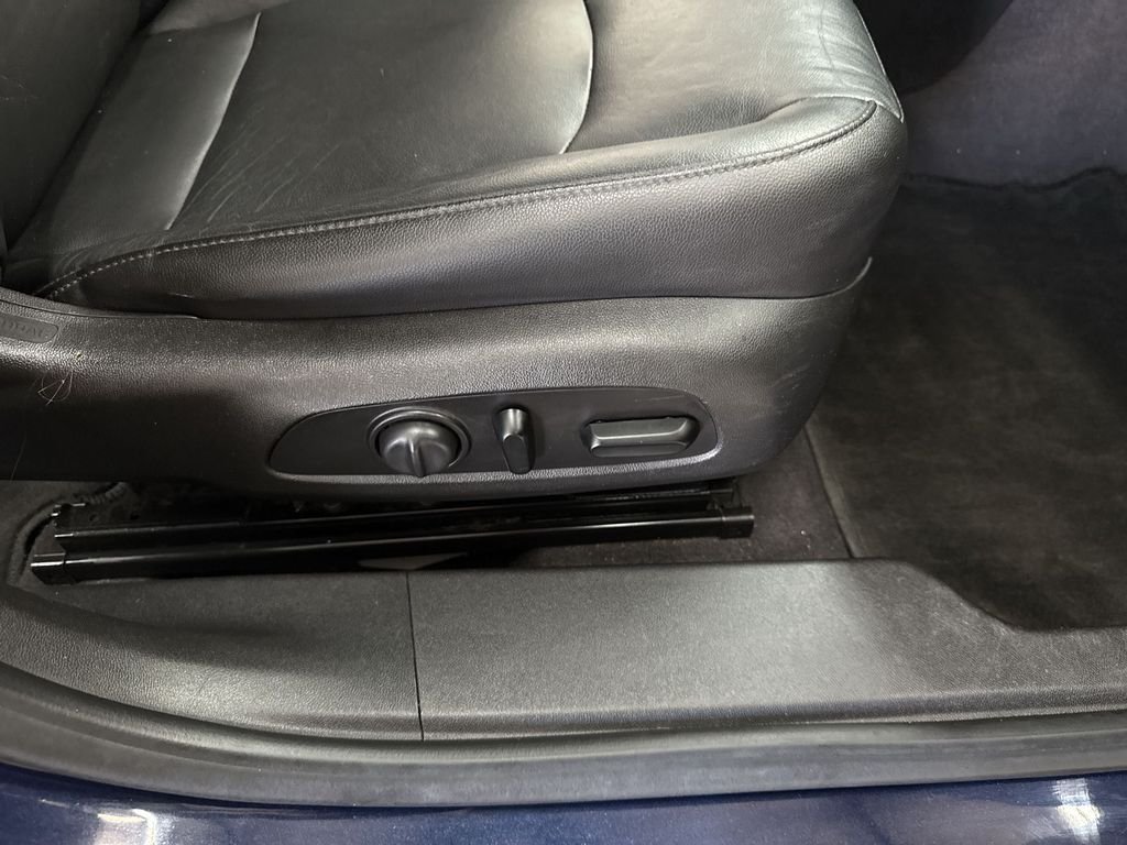 Used 2017 Velvet Chevrolet LT image 19