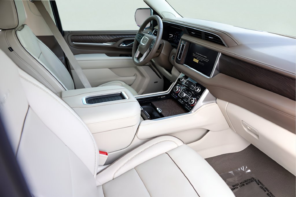 Used 2024 White GMC Denali image 31