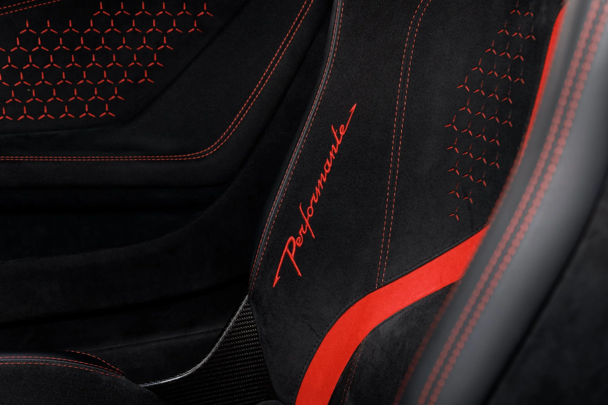 Used 2018  Lamborghini Performante image 33