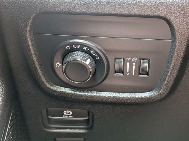 Used 2024 Gray Jeep Altitude image 26