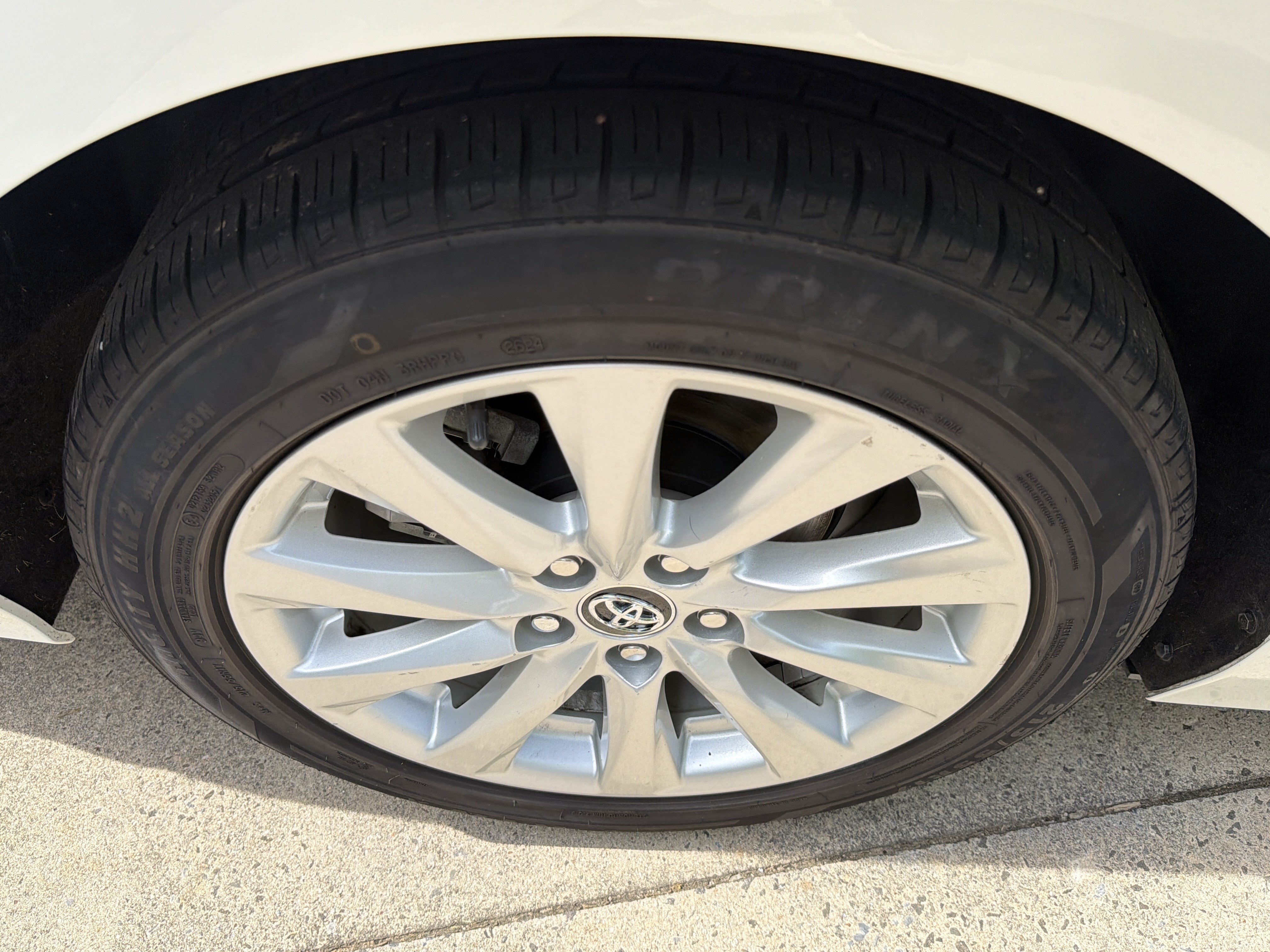 Used 2018 Super White Toyota LE image 17