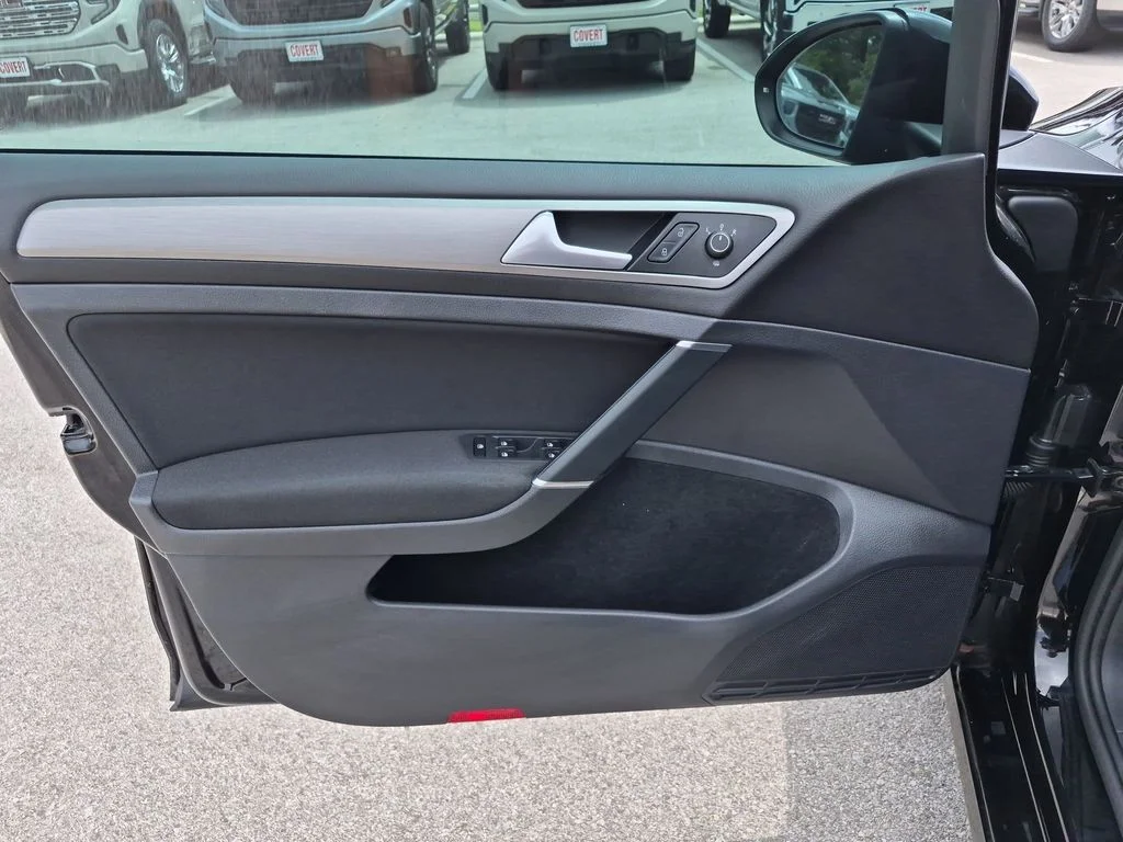 Used 2016 Black Volkswagen S image 17