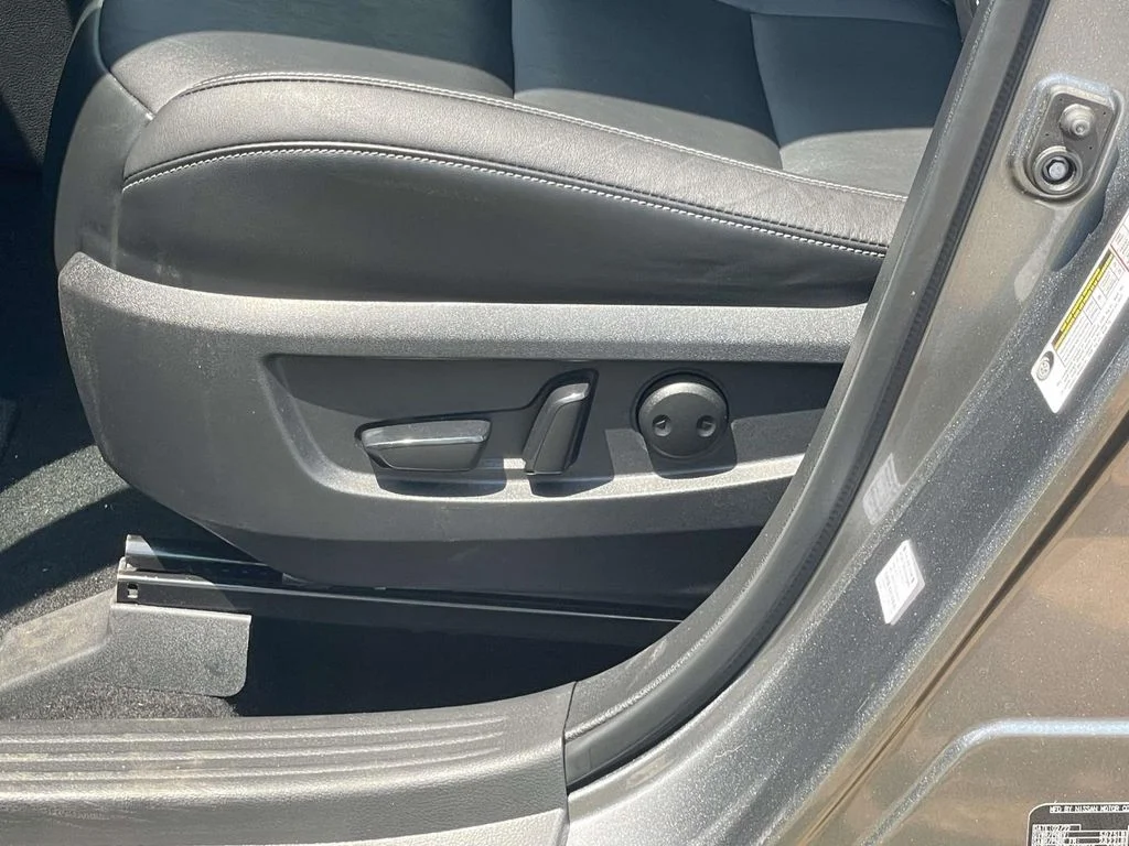 Used 2022 Gray INFINITI PURE image 16