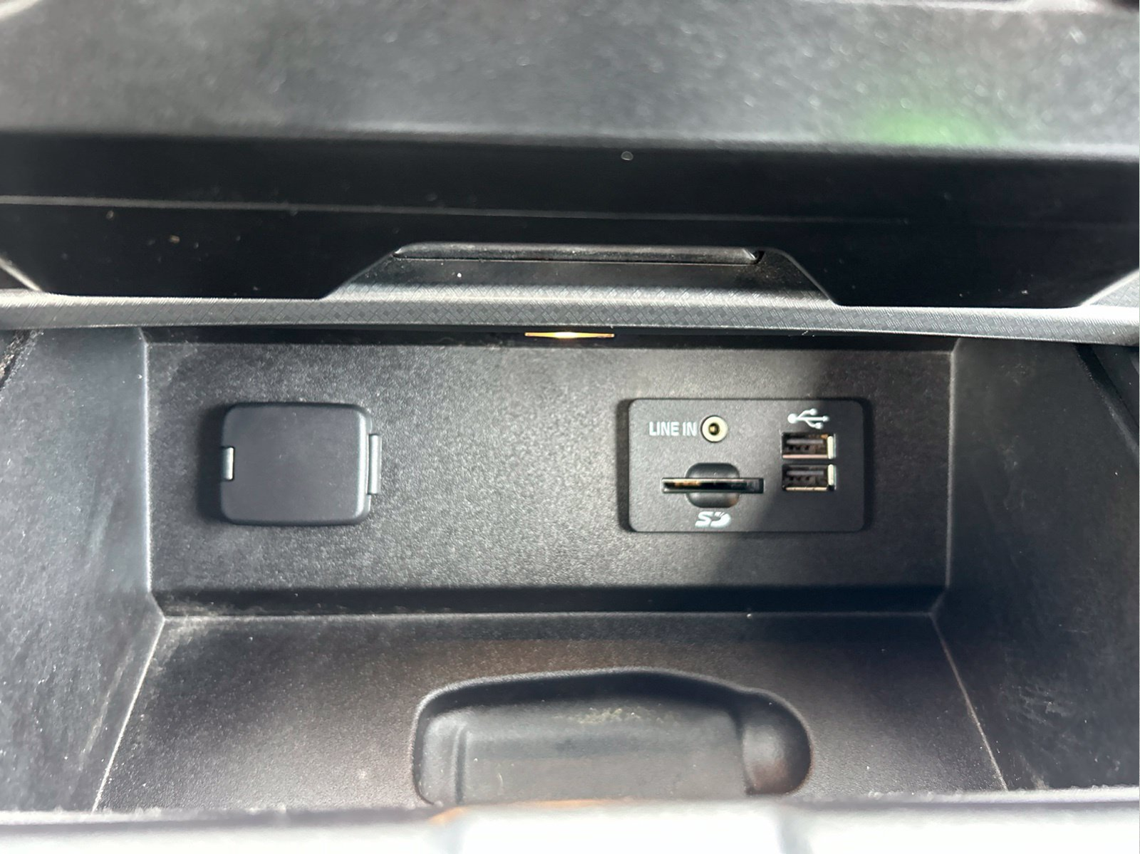 Used 2015 Red Ford XLT image 35
