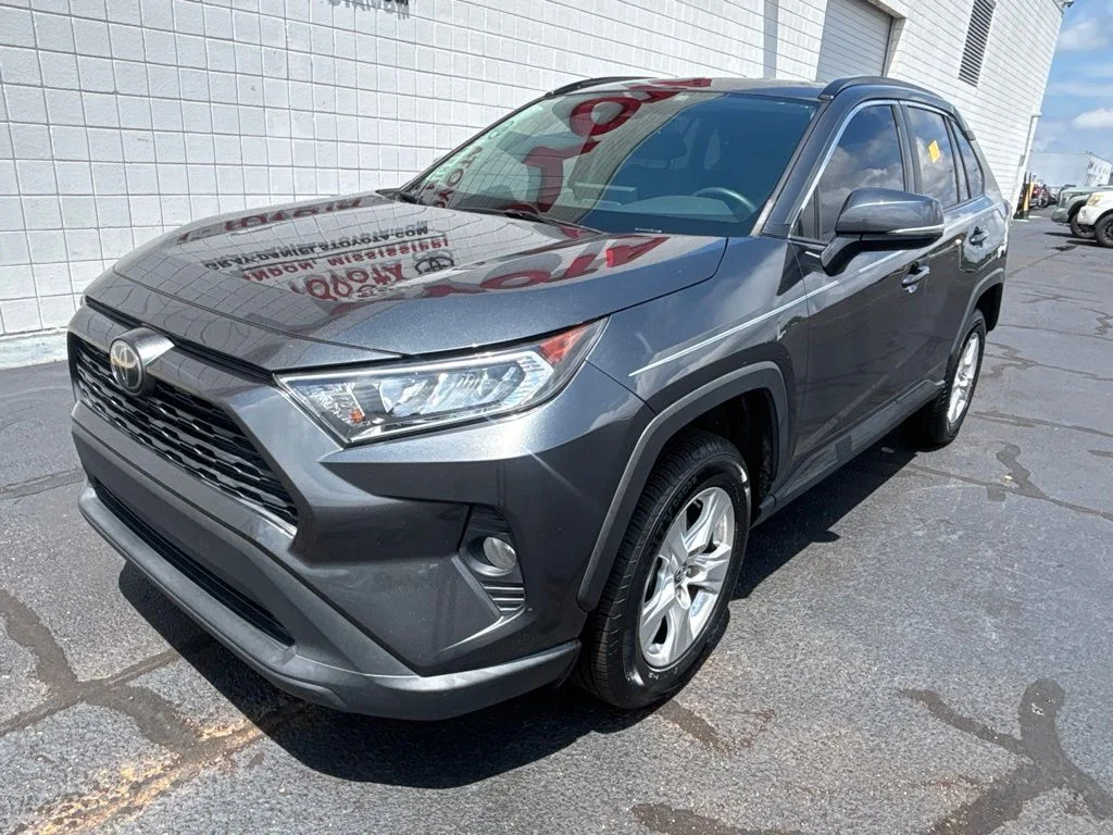 Used 2019 Gray Toyota XLE image 1
