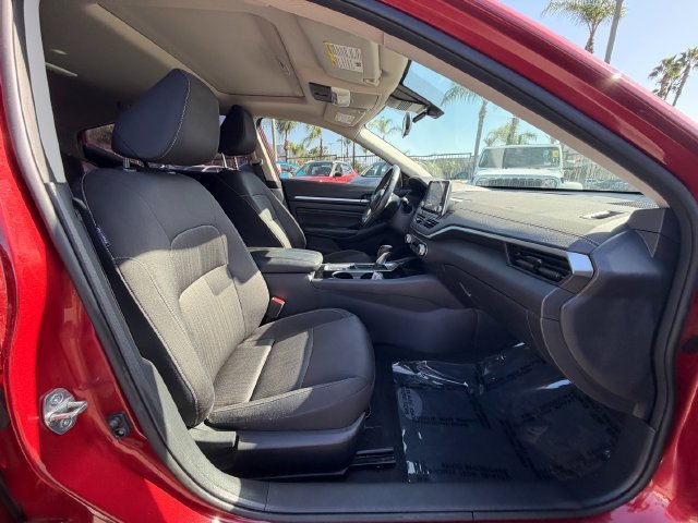 Used 2022 Red Nissan 2.5 SV image 33