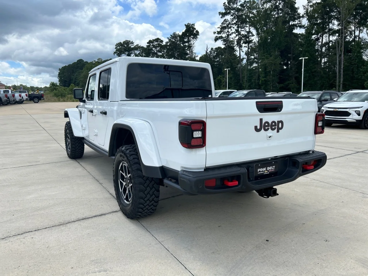 Used 2025 White Jeep Rubicon X image 4
