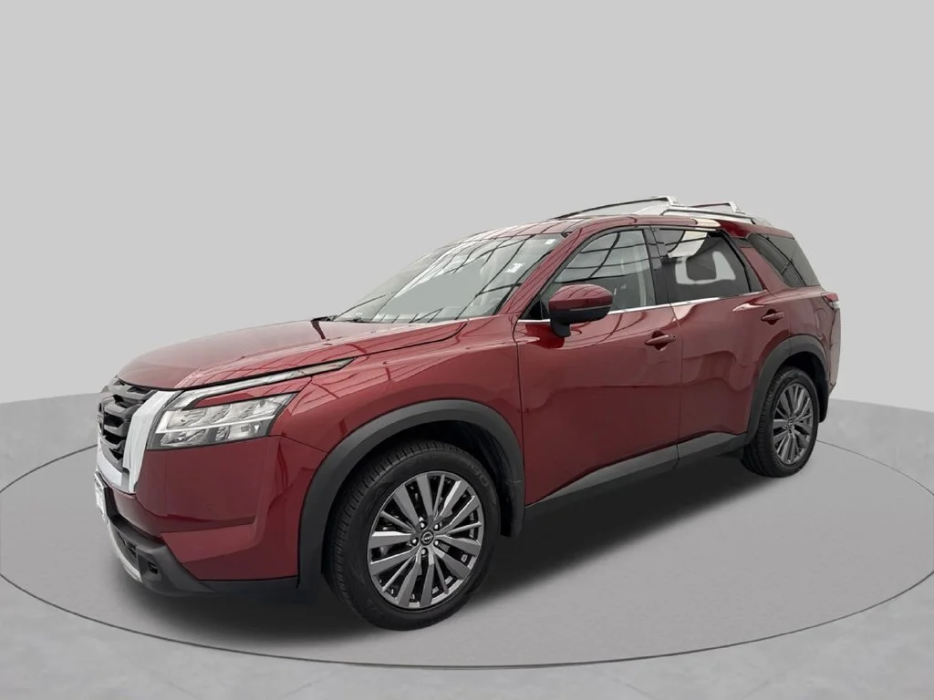 Used 2023 Scarlet Nissan SL image 3