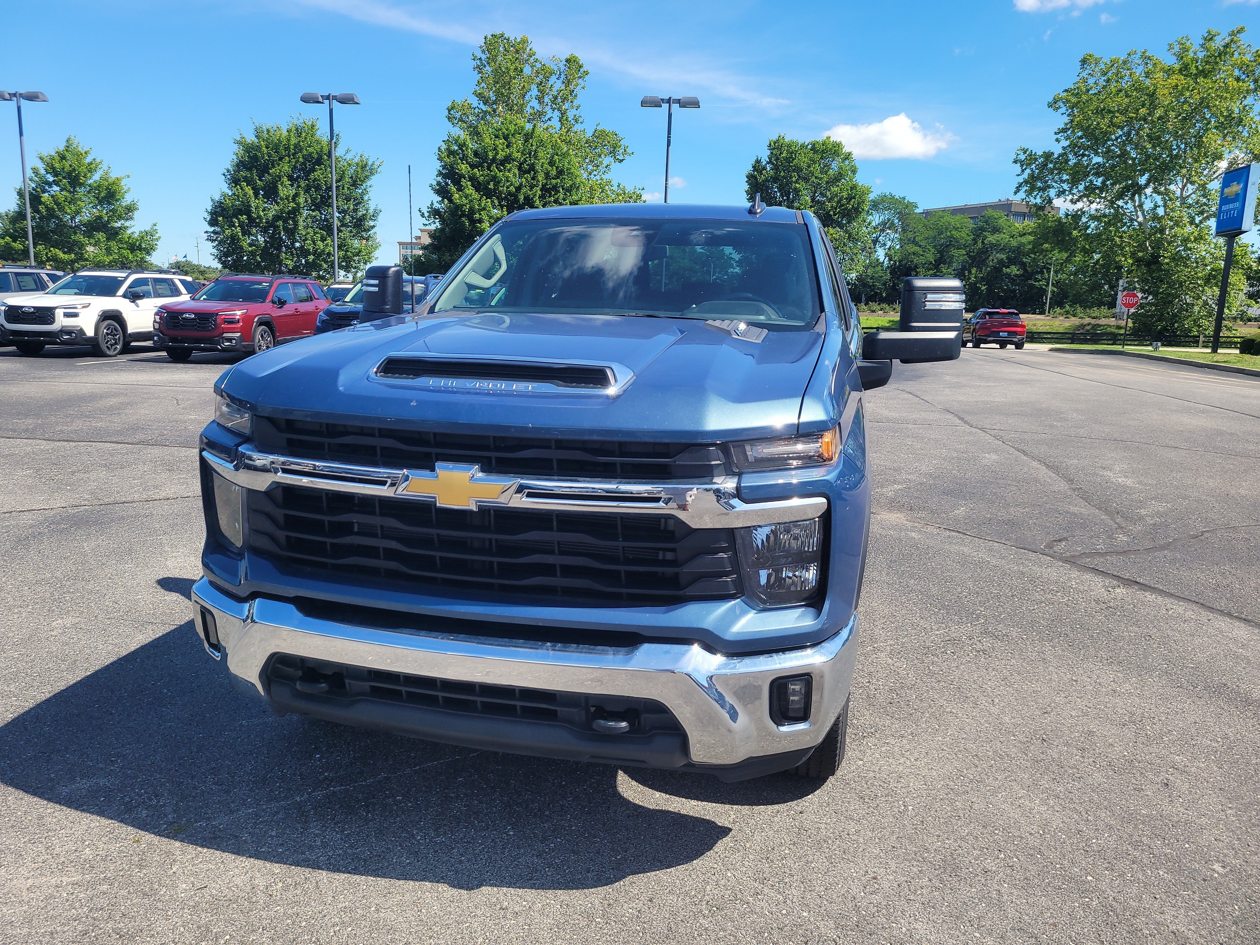 Used 2025 Lakeshore Blue Metallic Chevrolet LT image 11