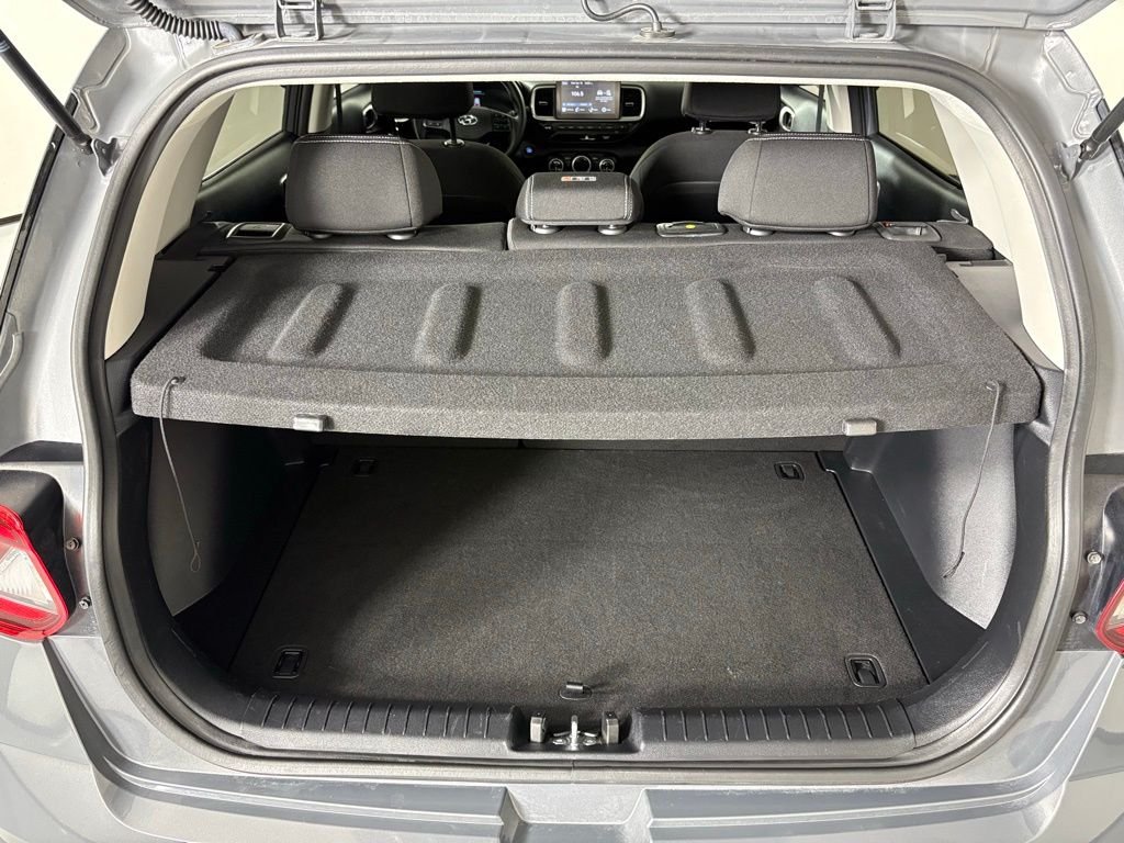 Used 2025 Gray Hyundai SEL image 37