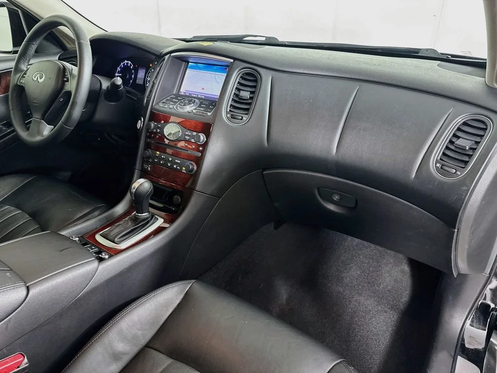 Used 2015 Black Obsidian INFINITI Journey image 37