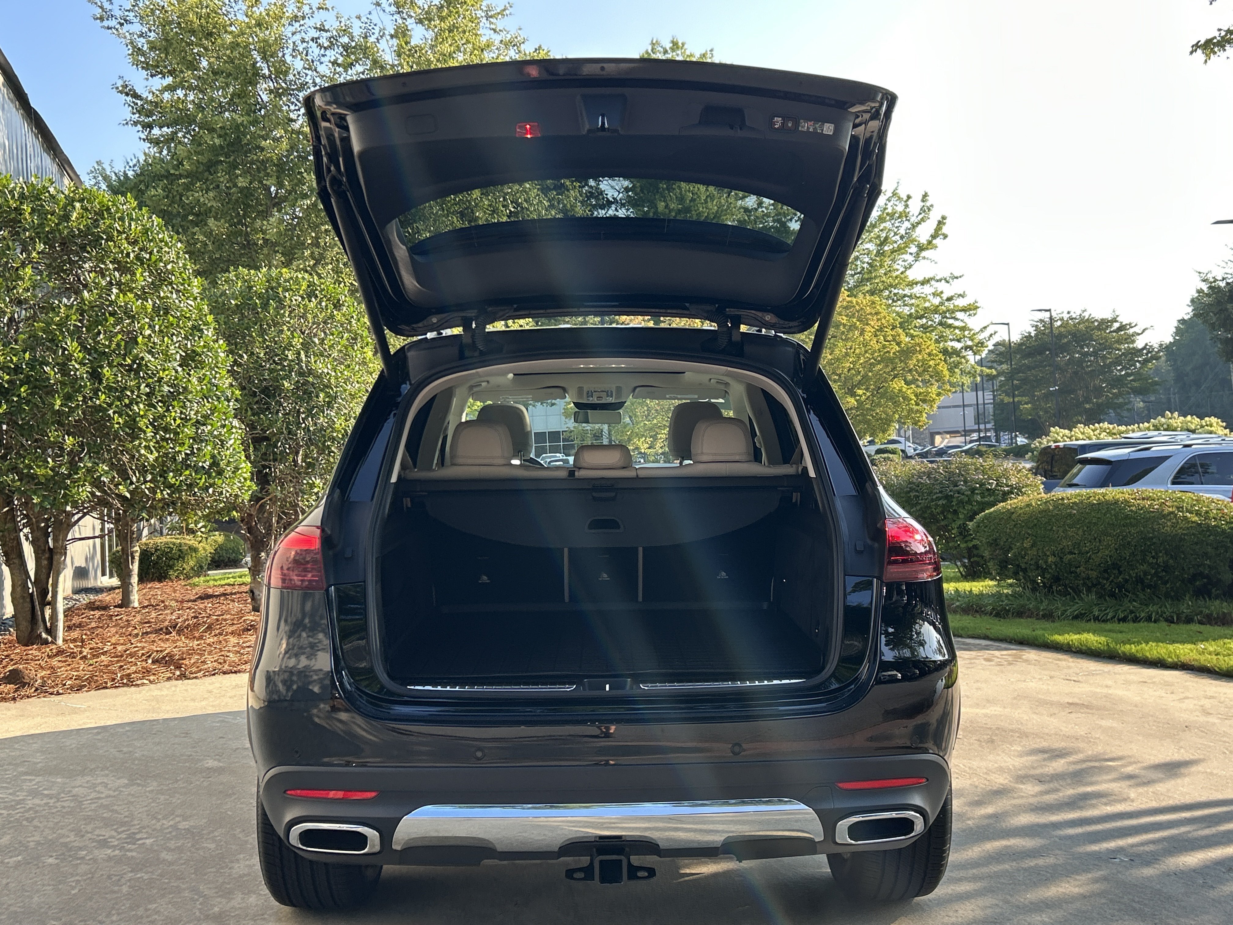 Certified Used 2025 Black Mercedes-Benz GLE 350 SUV image 9