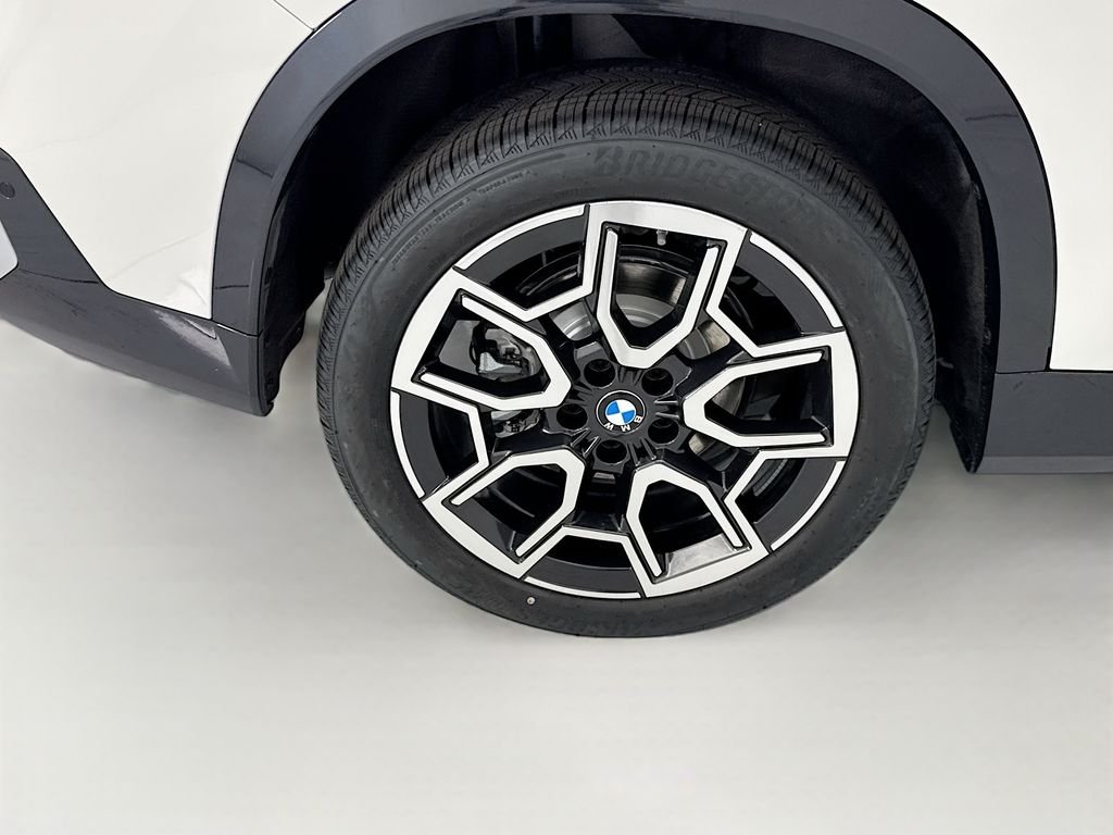 New 2026 Alpine White BMW xDrive28i image 31