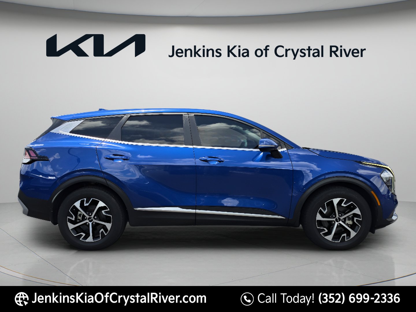 Used 2023 Sapphire Blue Kia EX image 3