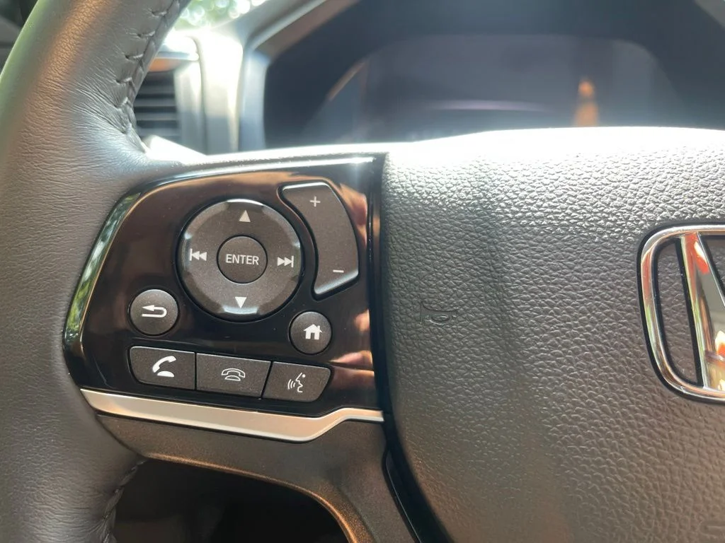 Used 2023 White Honda Touring image 18