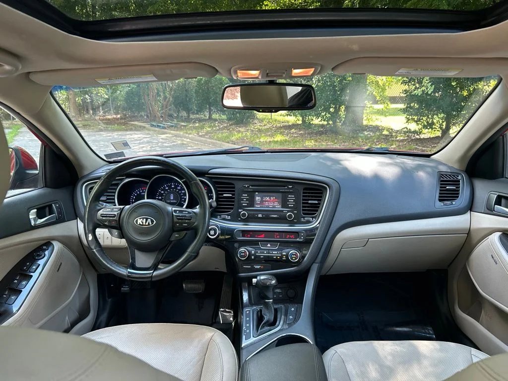 Used 2015 Red Kia EX image 28