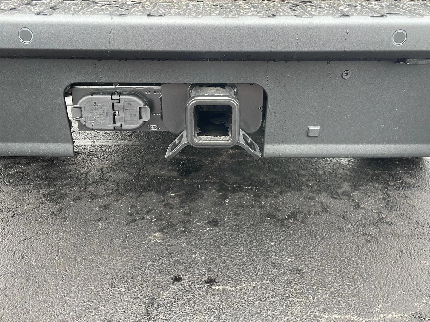New 2026 Carbonized Gray Metallic Ford XLT image 25