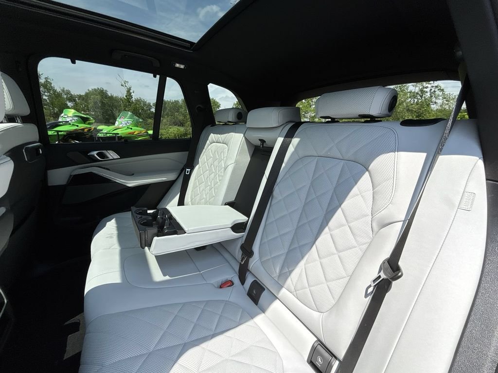 New 2026 Carbon Black Metallic BMW xDrive40i image 26
