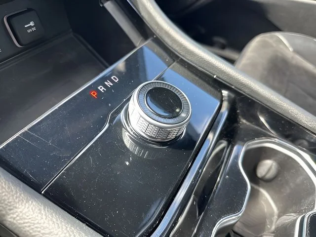 Used 2023 White Jeep Altitude image 26