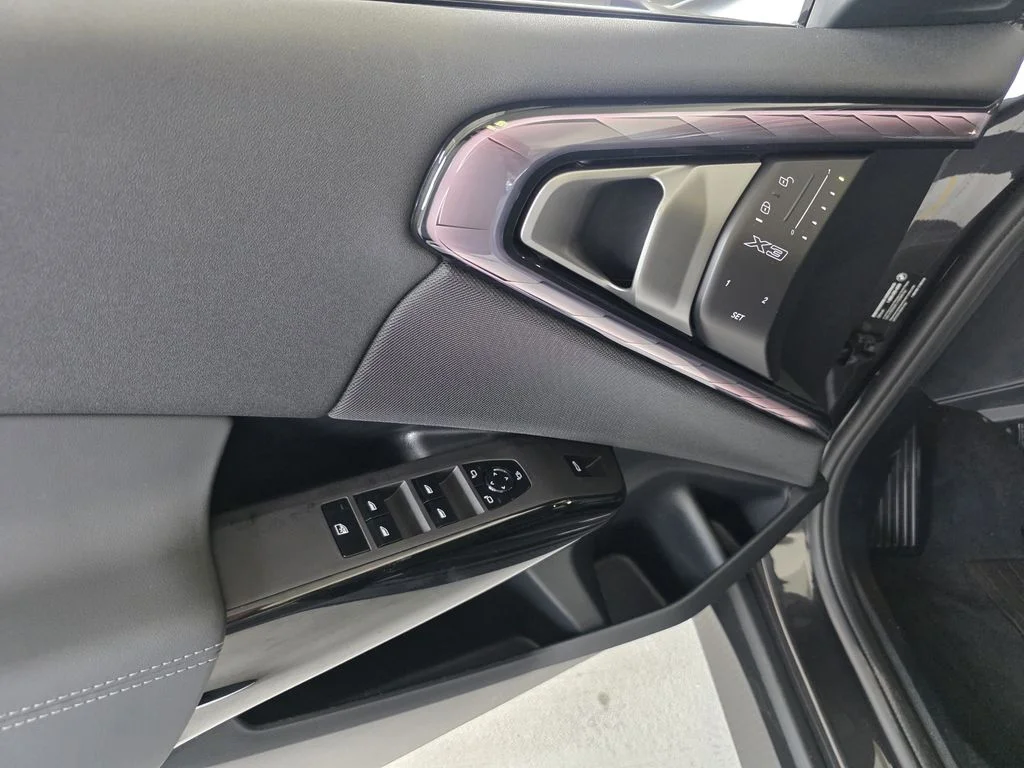 New 2026 Dark Graphite Metallic BMW 30 xDrive image 17