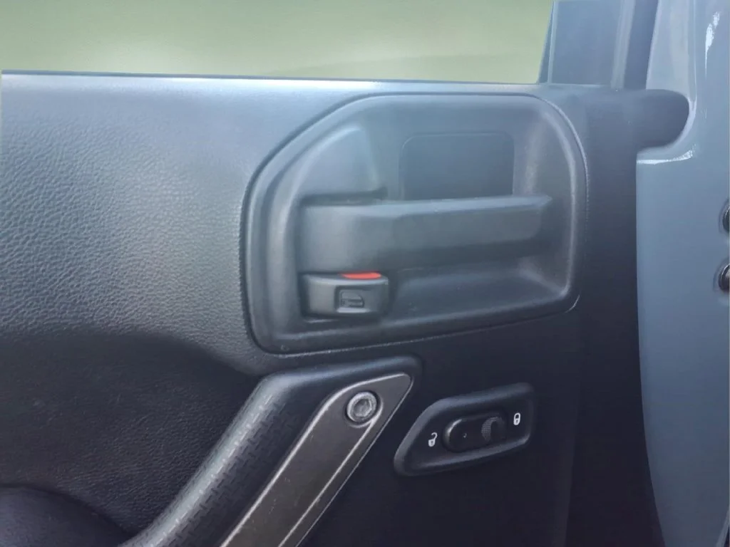 Used 2015 Gray Jeep Unlimited Sport image 8