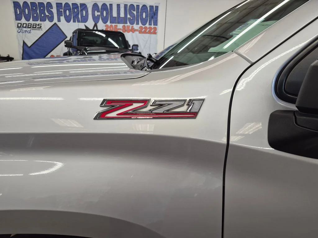 Used 2019 Silver Ice Metallic Chevrolet LT Trail Boss image 10
