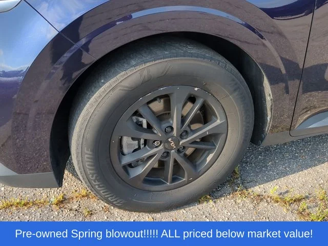 Used 2022 Blue Kia LXS image 9