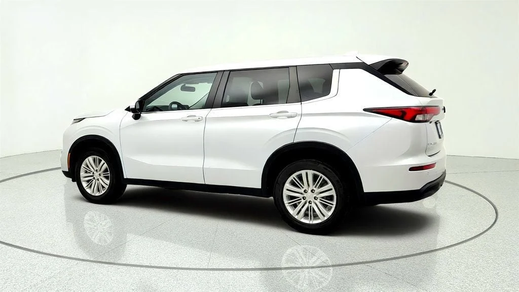 Used 2022 White Diamond Mitsubishi ES FWD image 7