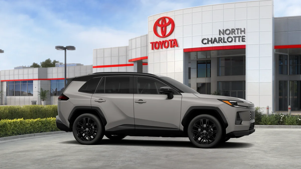 New 2026 Meteor Shower with Midnight Black Metallic roof Toyota XSE image 35