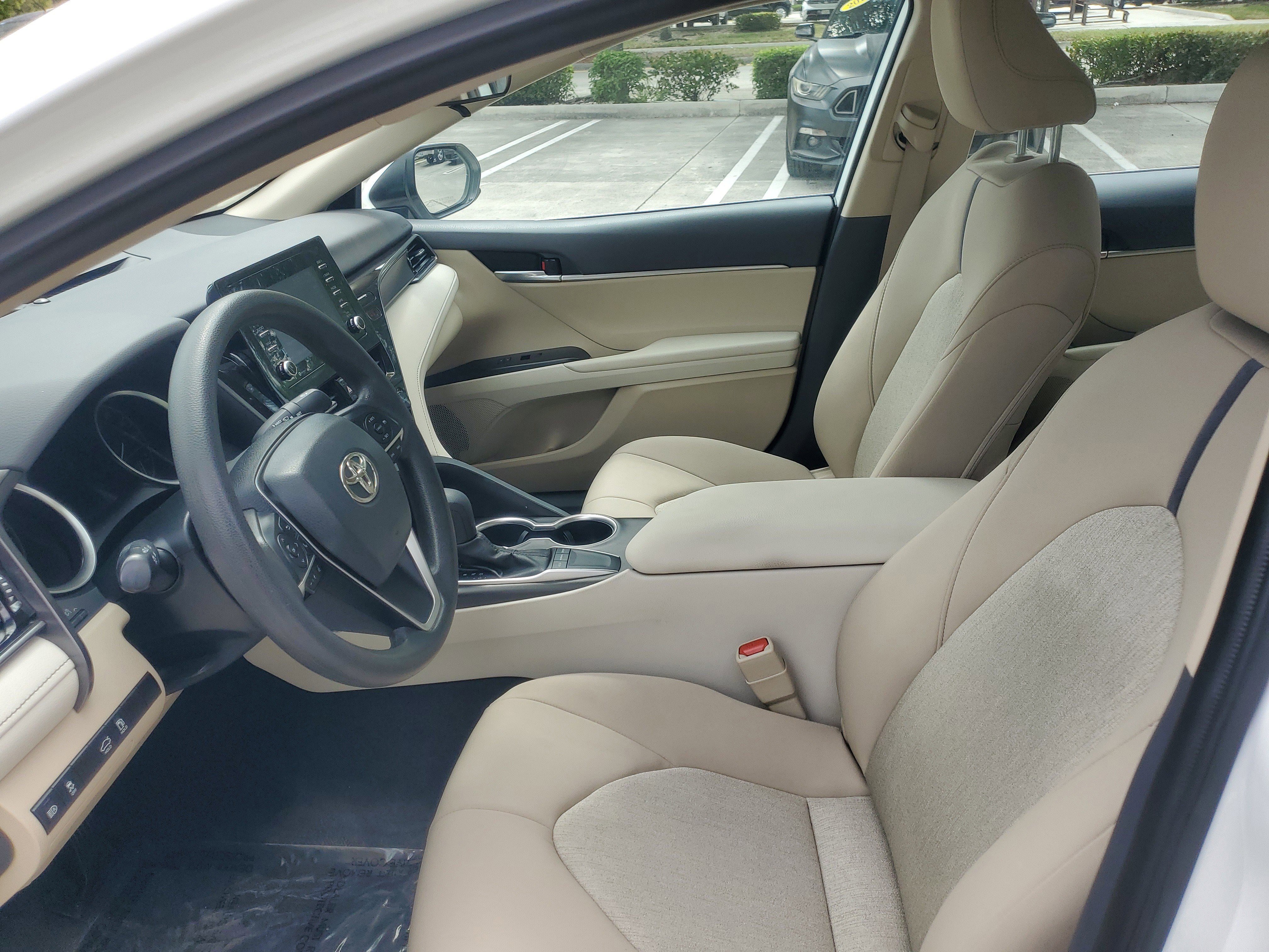 Used 2023 Ice Toyota LE image 15