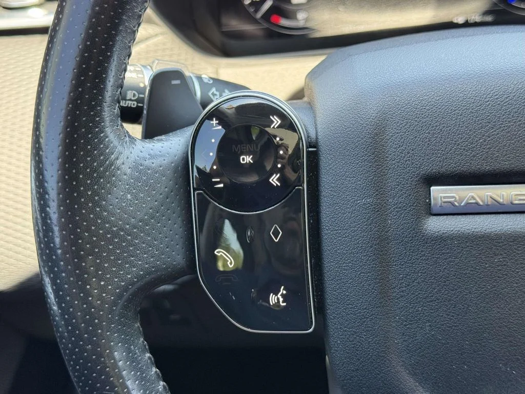 Used 2018  Land Rover S image 22