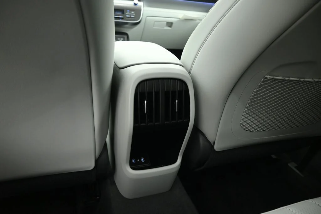 Used 2026 White Hyundai SEL Premium image 19
