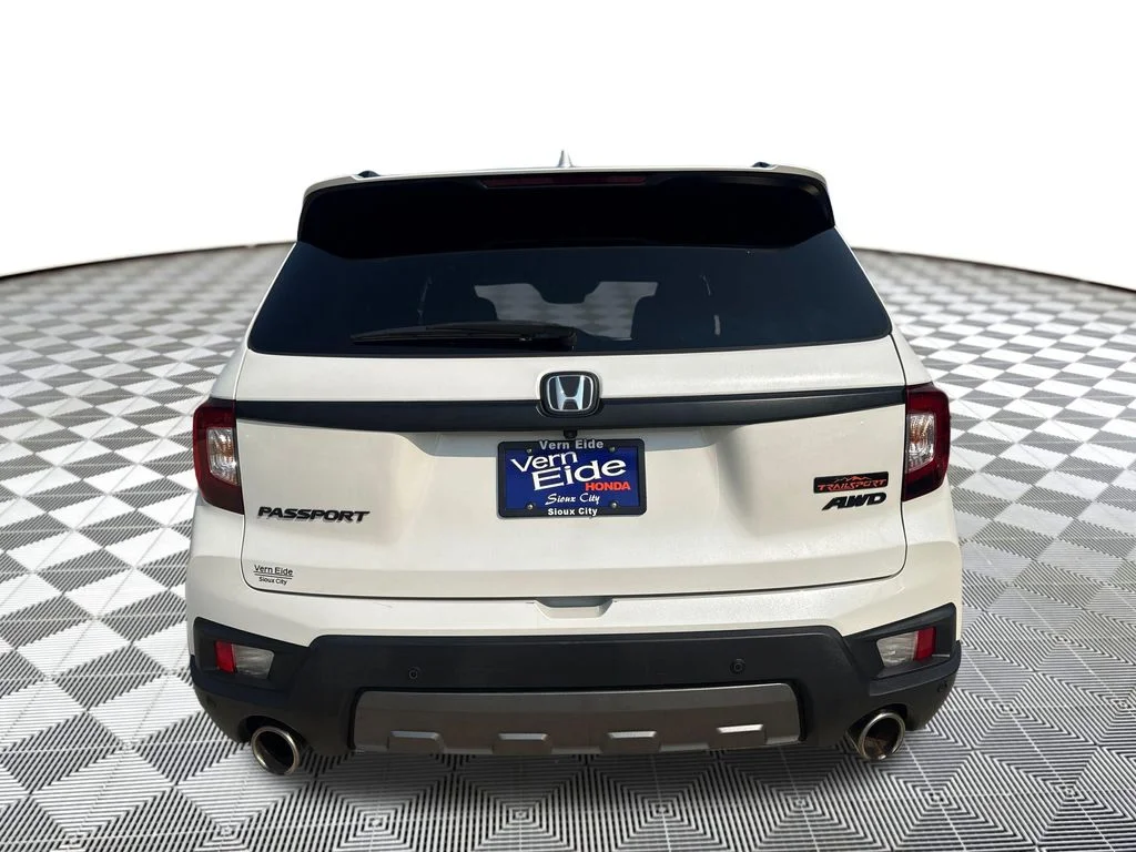 Certified Used 2022 Platinum White Pearl Honda AWD TRAILSPORT image 4