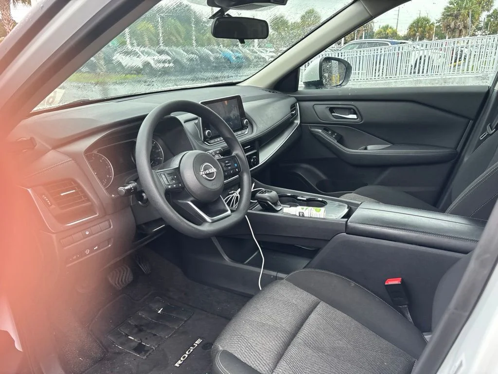Used 2024 Everest White P Nissan SV image 5