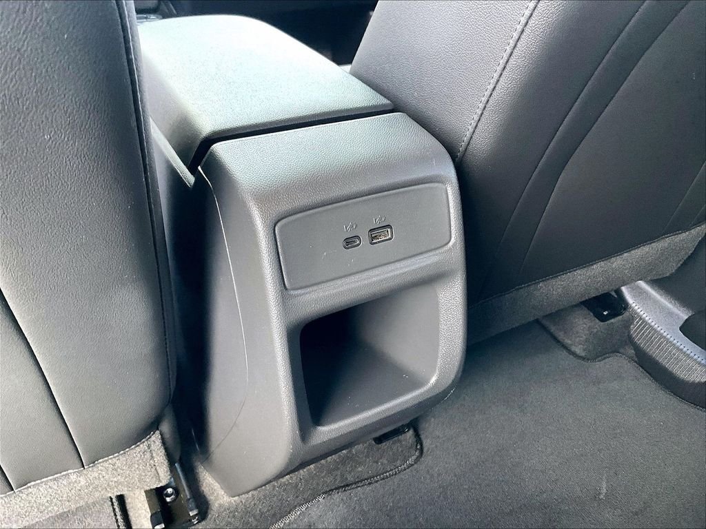 Used 2025 White Chevrolet LT image 25
