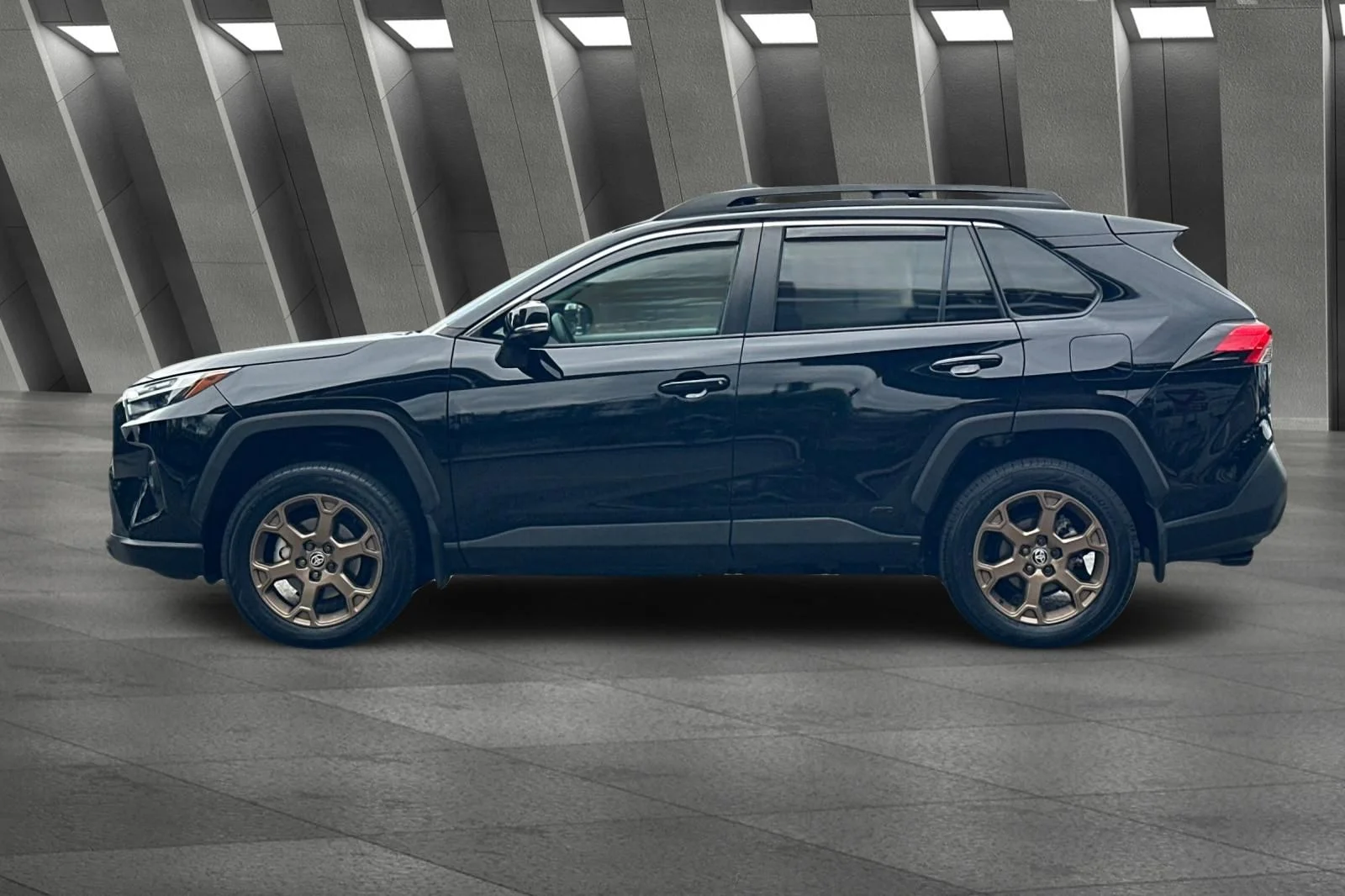 2024 Toyota RAV4 Woodland Edition - Photo 10