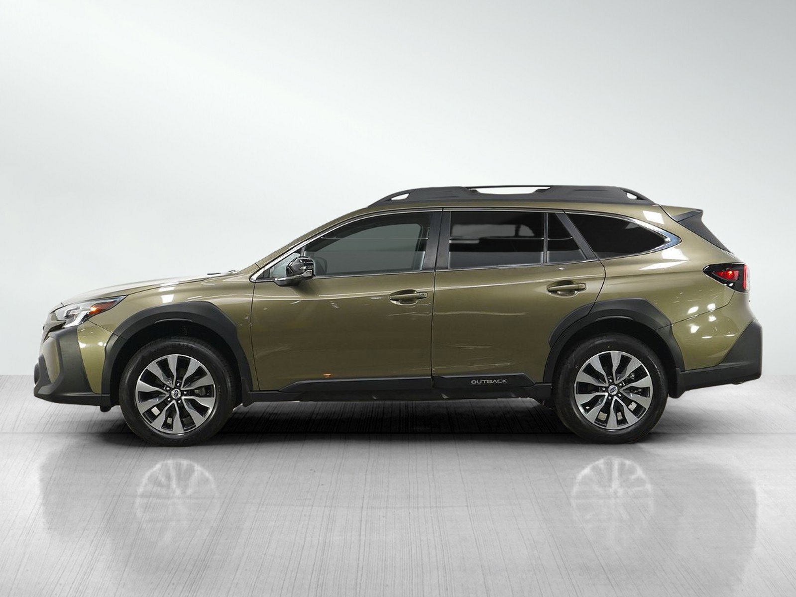 Used 2024 Subaru Outback Limited with VIN 4S4BTGND4R3101070 for sale in Burnsville, Minnesota