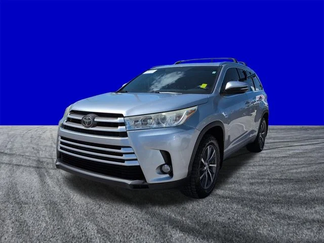 Certified Used 2018 2018 TOYOTA HIGHLANDER XLE Toyota XLE image 8