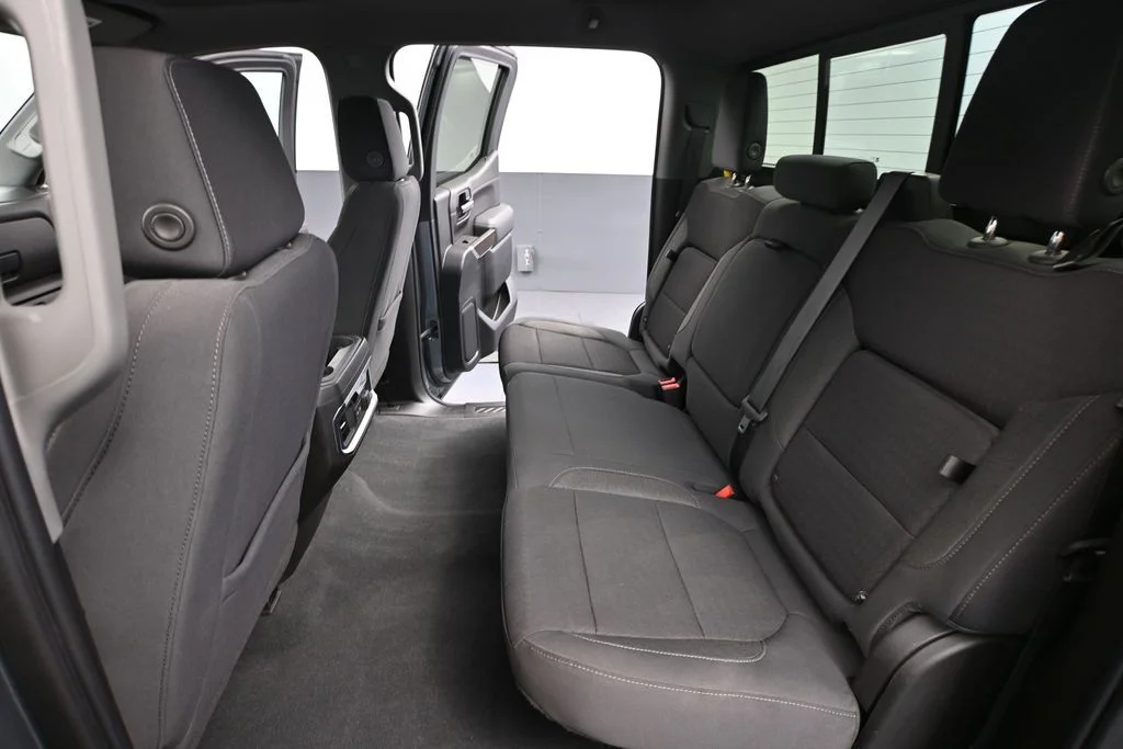 Used 2021 Silver GMC Elevation image 43