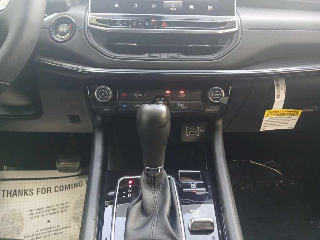 Used 2026 Black Jeep Latitude image 15